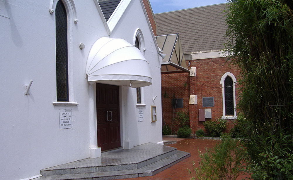 image of white-bow-awning