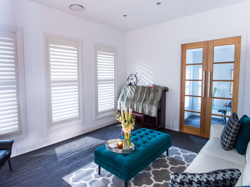 basswood-plantation-shutters-lounge-room-melbourne